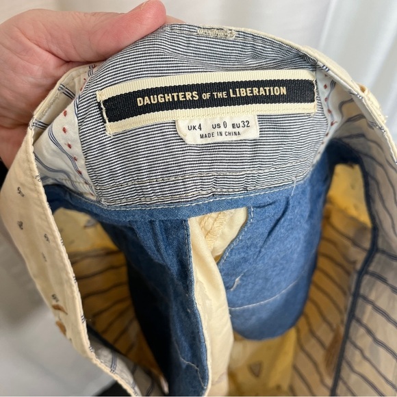 Anthropologie Daughters of the Liberation bee and beehive embroidered shorts - Picture 8 of 9